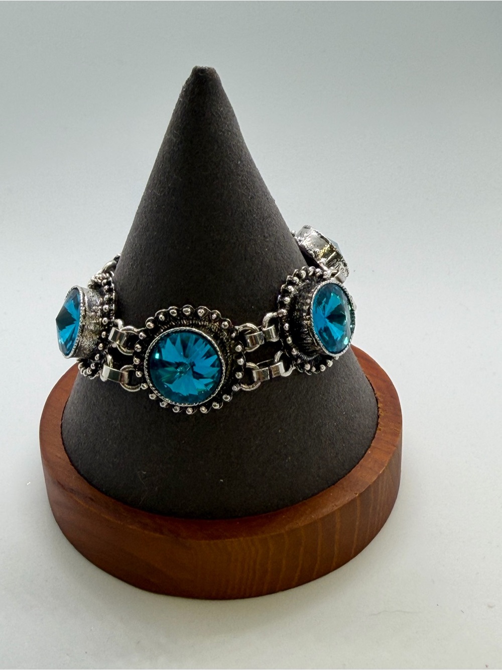 Blue Crystal Round Link Bracelet - Women Jewelry - Picture 6 of 8